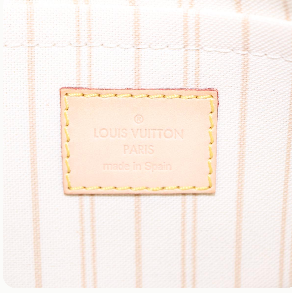 Louis Vuitton Wristlet Pochette Damier Azur Pouch White- excellent condition